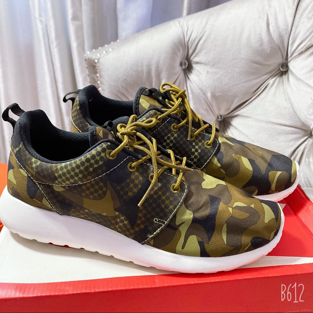 Nike Roshe SOLD